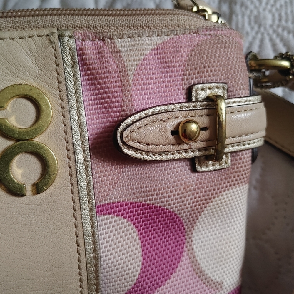 Authentic Coach Leather - Picture 15 of 15